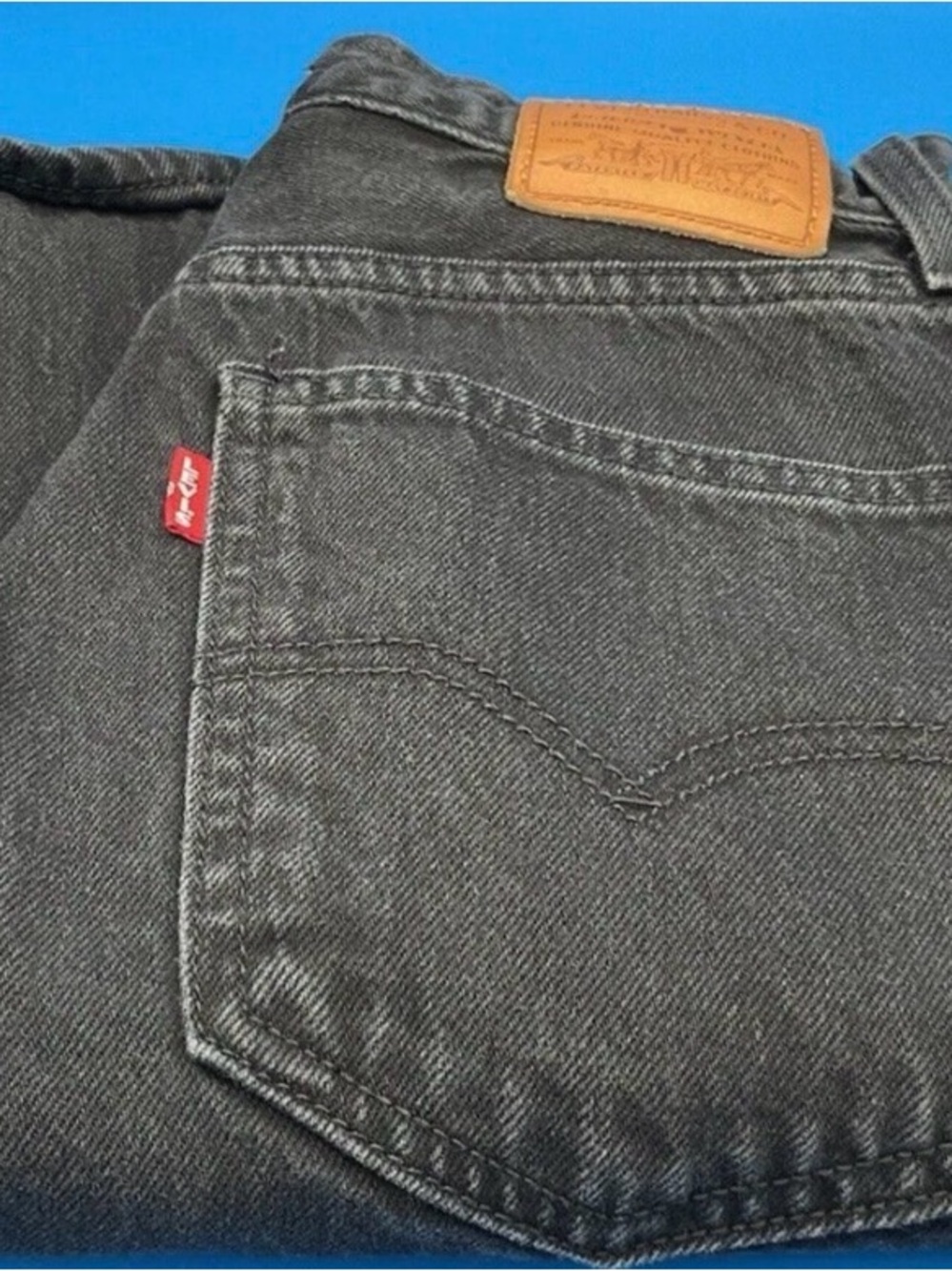 Levi's Slim Straight Women’s Jeans in Charcoal Black